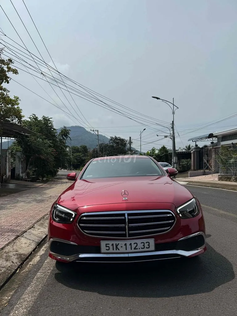 Mercedes-Benz E200