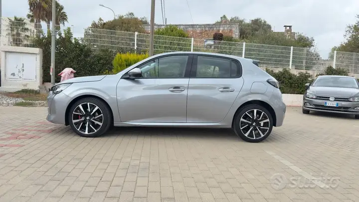 Peugeot 208 2020 photo 2
