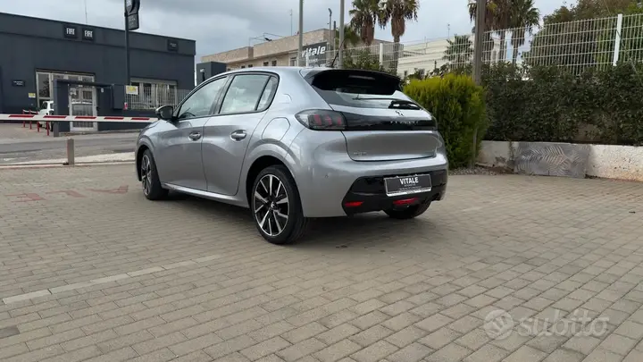 Peugeot 208 2020 photo 3