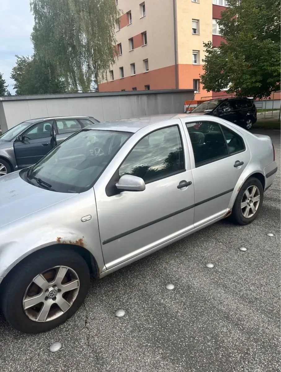 Volkswagen Bora 2004 photo 2