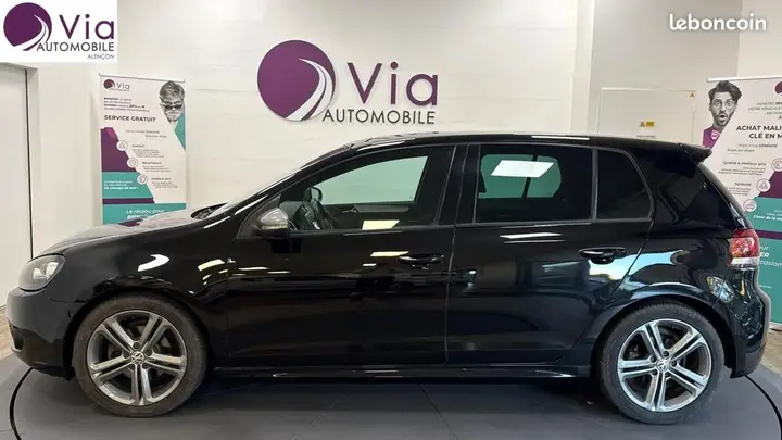 Volkswagen Golf 2010 photo 2