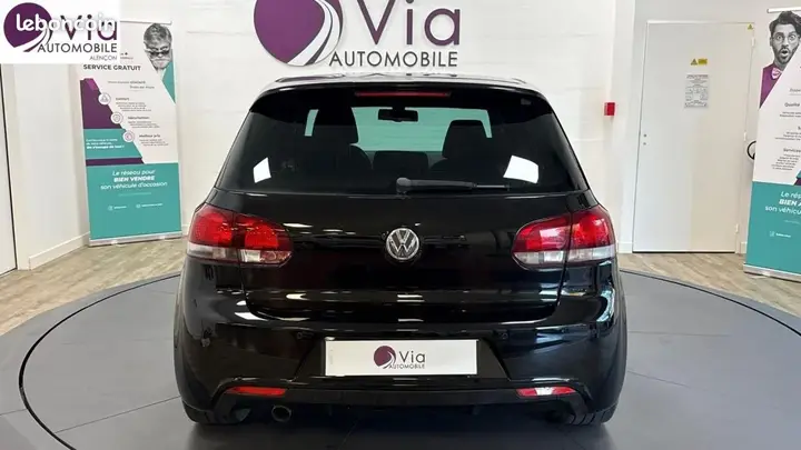 Volkswagen Golf 2010 photo 4