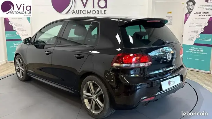 Volkswagen Golf 2010 photo 3