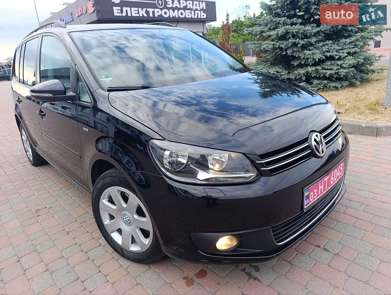 Volkswagen Touran 2013 photo 5