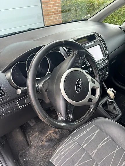 Kia Venga 2016 photo 4