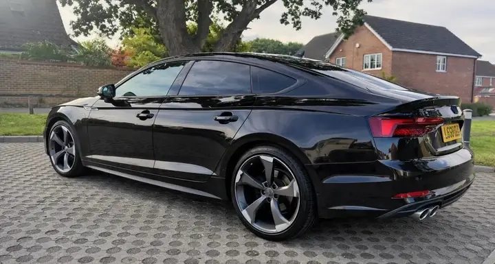 Audi A5 2018 photo 2