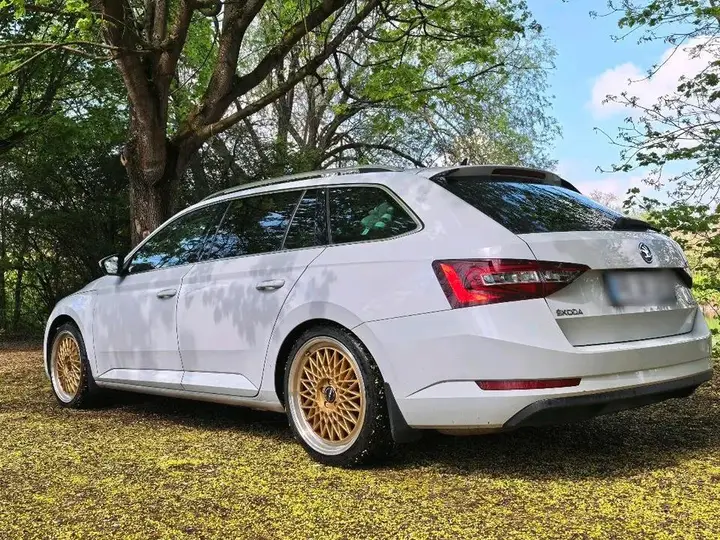 Skoda Superb Combi