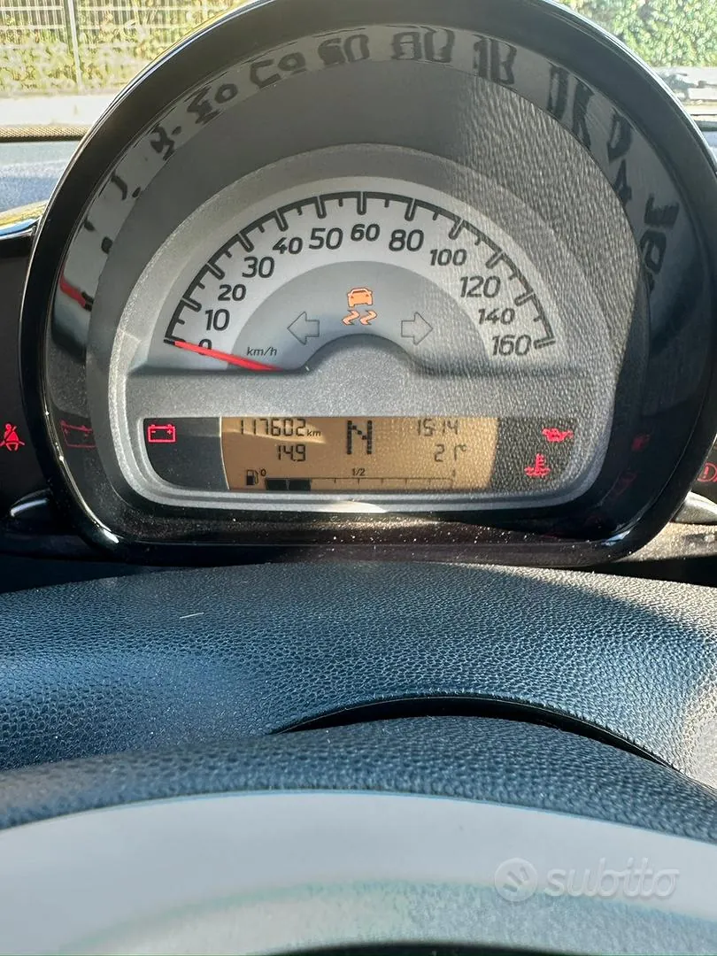 Smart Fortwo 2011 photo 2
