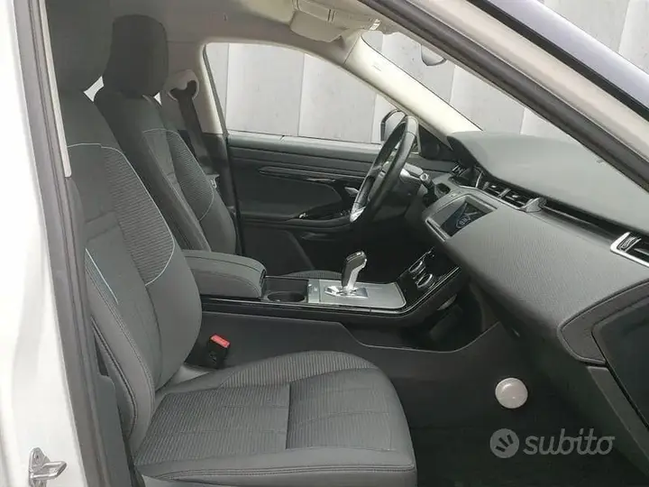Land Rover Evoque 2020 photo 3