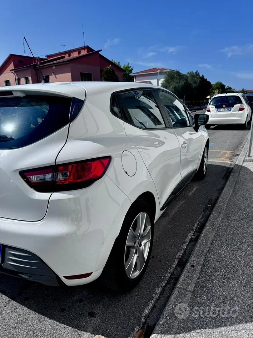 Renault Clio 2018 photo 2