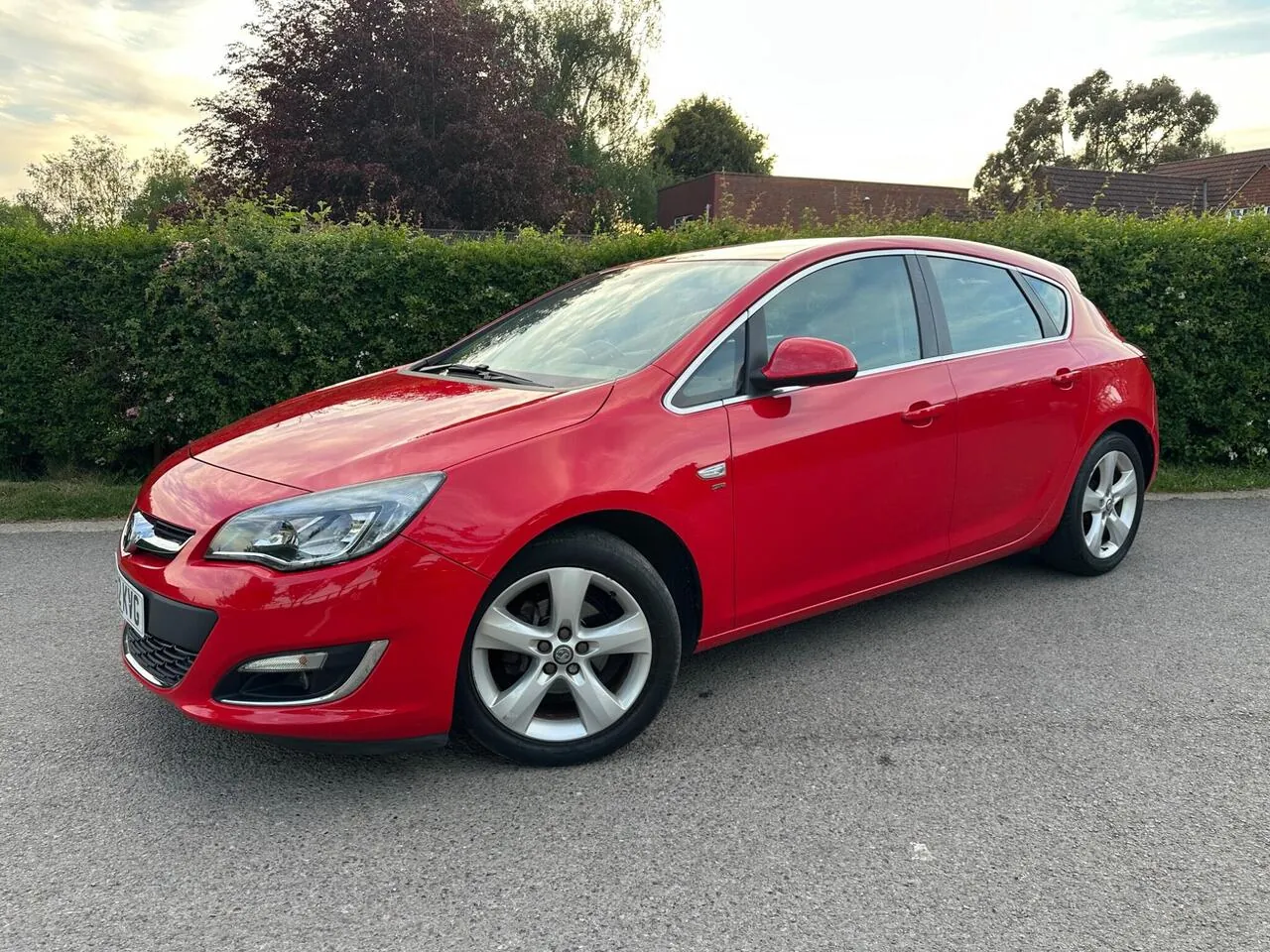 Vauxhall Astra 2012 photo 2