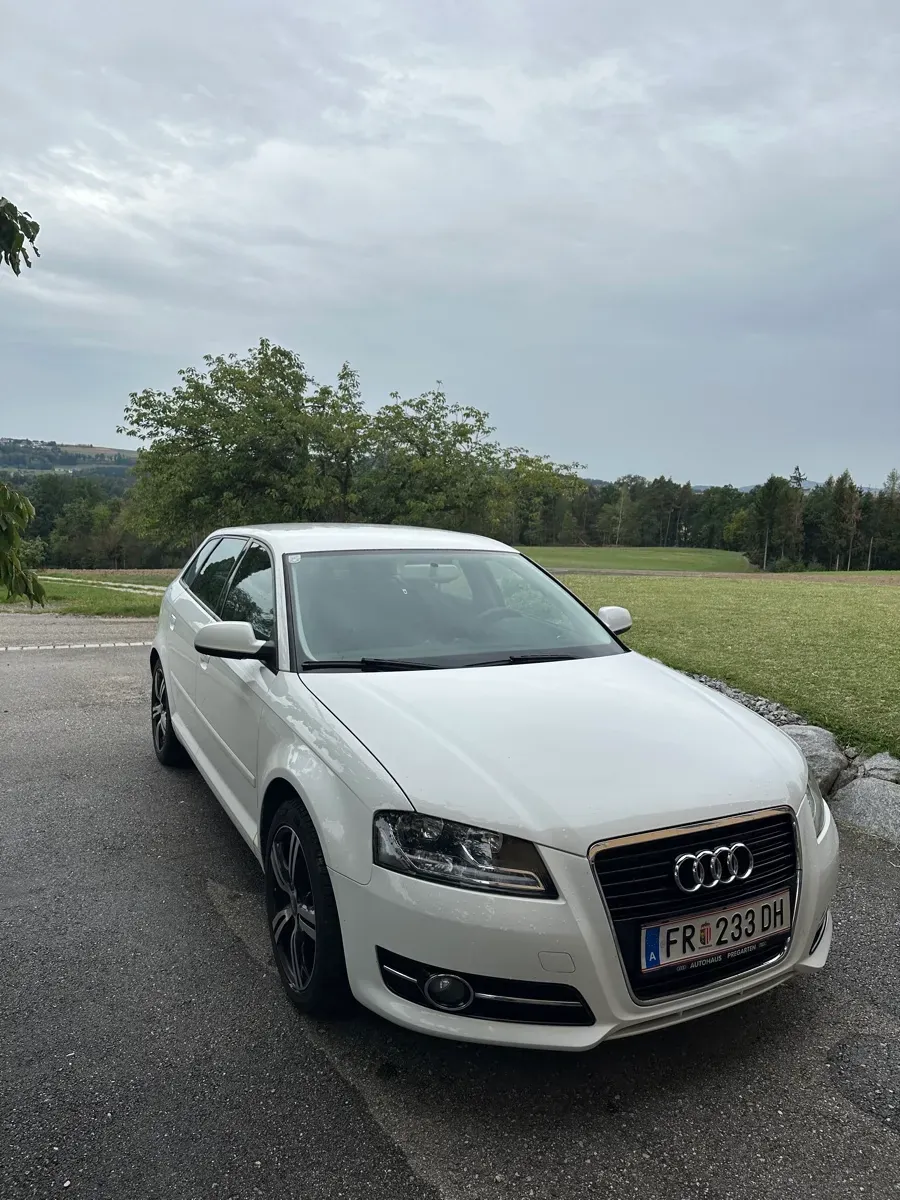 Audi A3 2011 photo 3