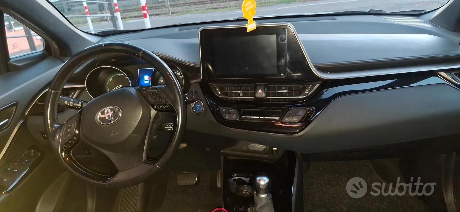Toyota Chr 2019 photo 3