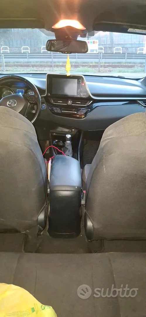 Toyota Chr 2019 photo 4