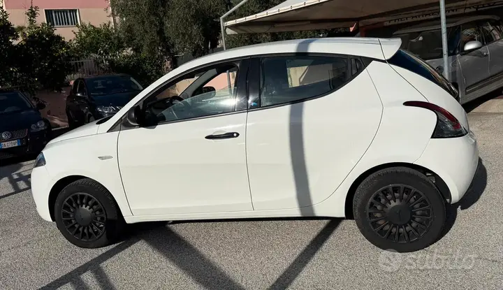 Lancia Ypsilon 2019 photo 2