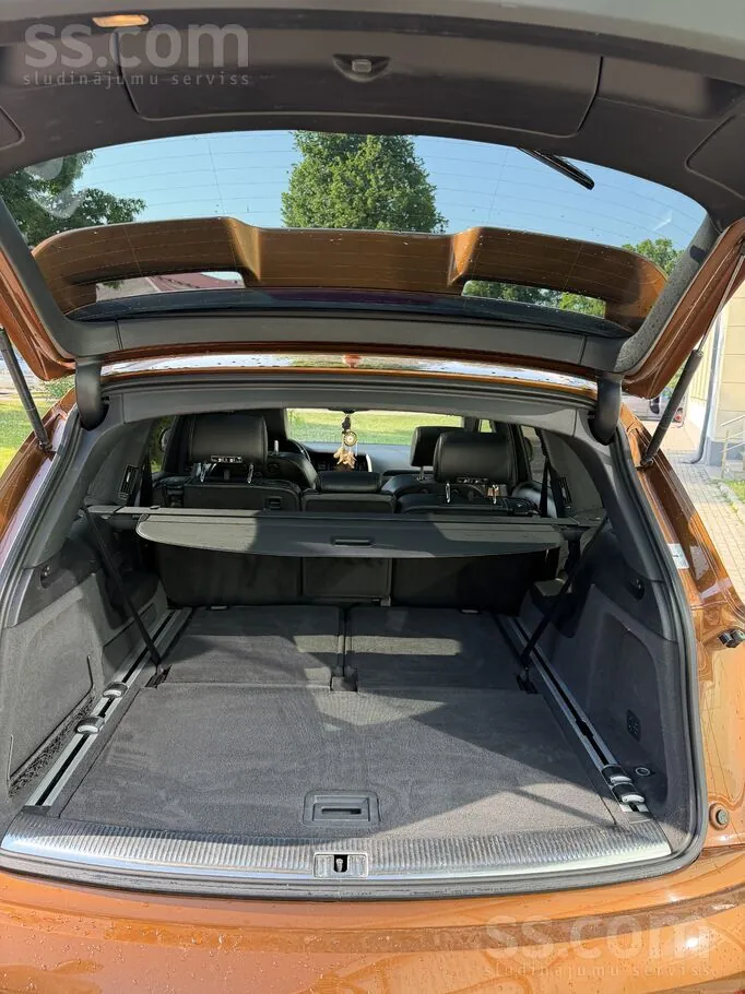 Audi Q7 2011 photo 4