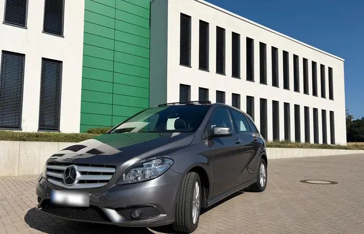 Mercedes-Benz B 200