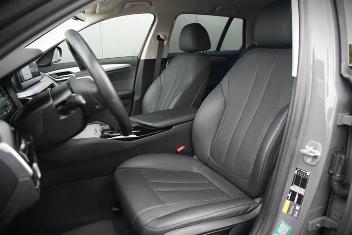 BMW 5 Series 2022 photo 3