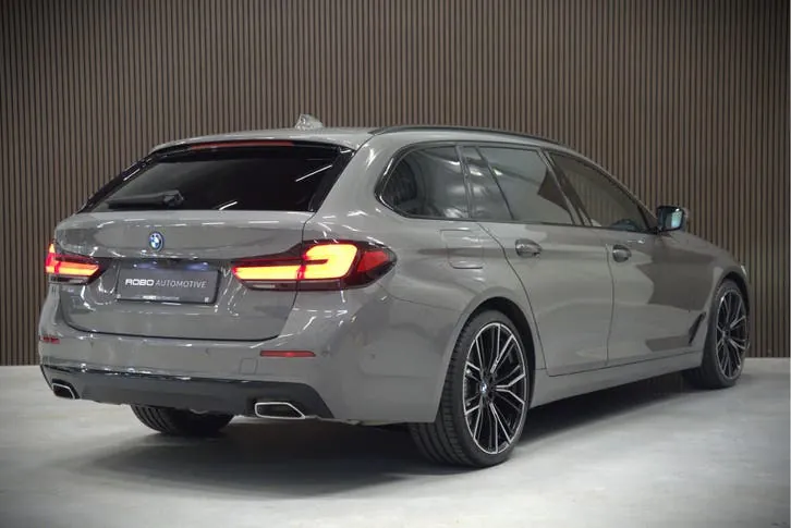 BMW 5 Series 2022 photo 2