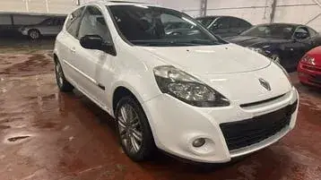 Renault Clio 2010 photo 2