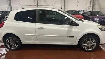 Renault Clio 2010 photo 3
