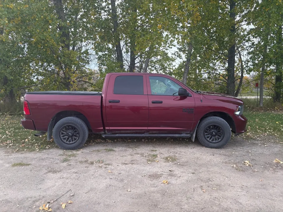 Ram 1500 Classic 2021 photo 2