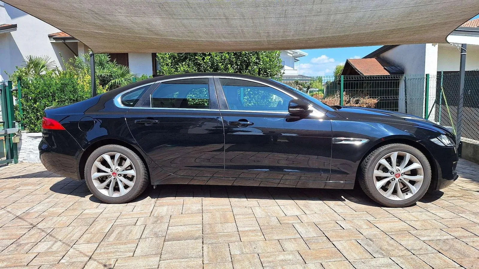 Jaguar Xf 2017 photo 3