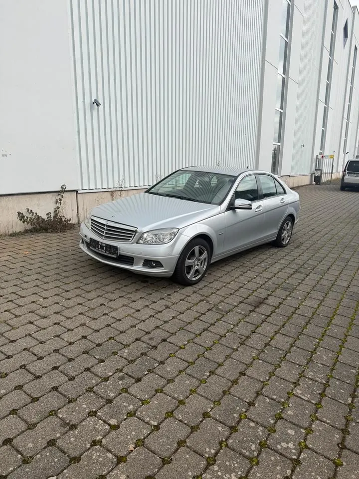 Mercedes-Benz C200