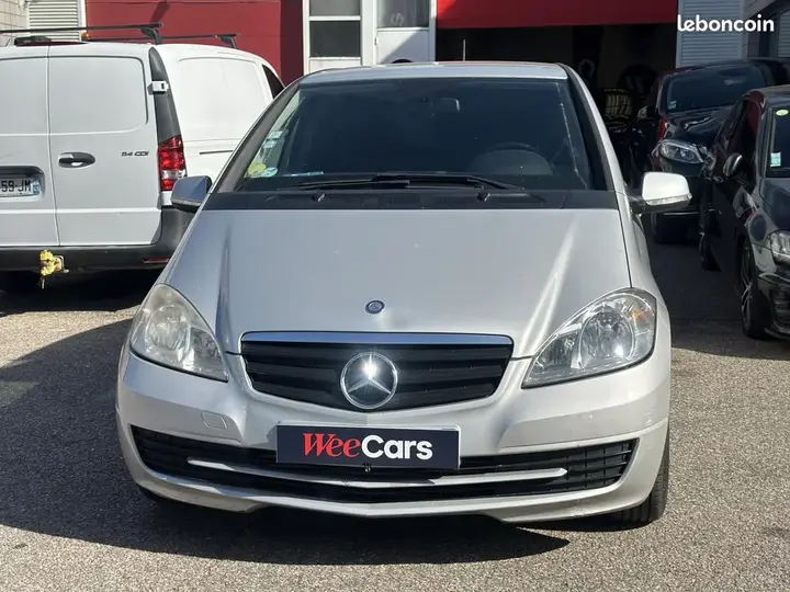 Mercedes-Benz A-Class 2012 photo 2