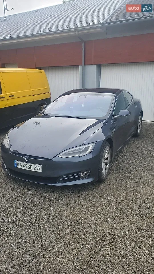 Tesla Model S 2019 photo 2