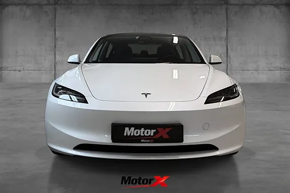Tesla Model 3 2025 photo 2