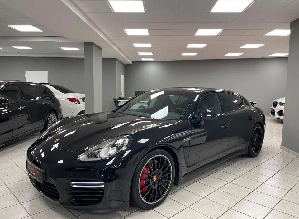 Porsche Panamera Gts