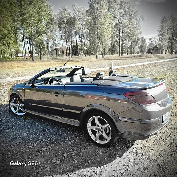 Opel Astra 2009 photo 2
