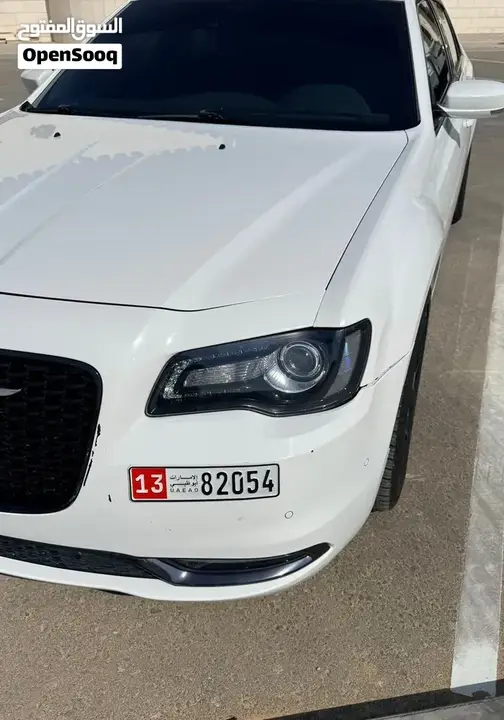 Chrysler 300 2023 photo 2