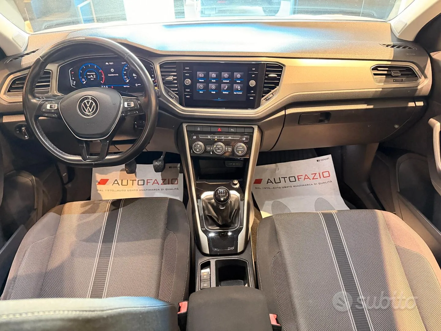 Volkswagen T-Roc 2021 photo 3