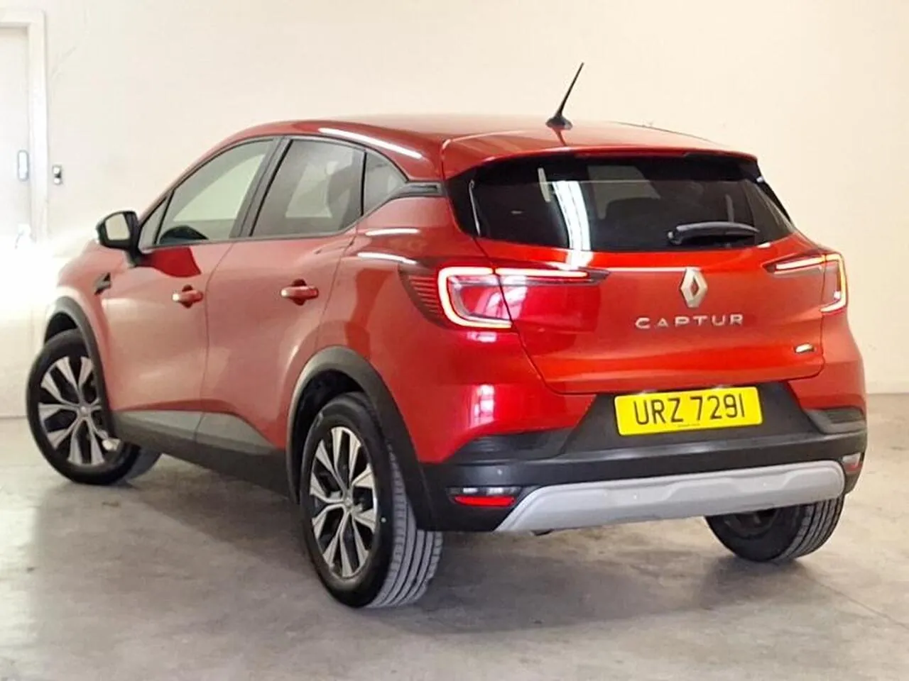 Renault Captur 2023 photo 2
