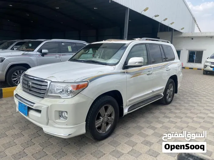 Toyota Land Cruiser 2013 photo 3