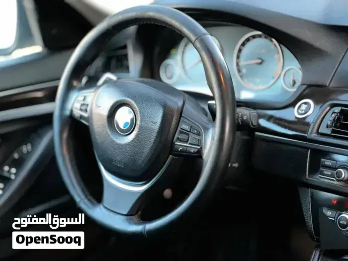 BMW 5 Series 2012 photo 2