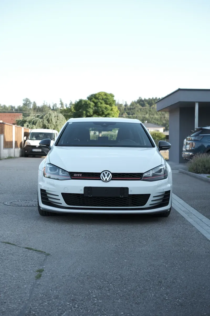 Volkswagen Golf Gti 2016 photo 2
