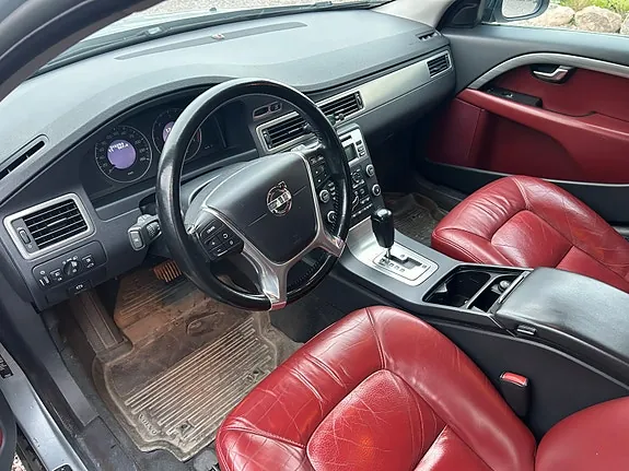 Volvo V70 2010 photo 5