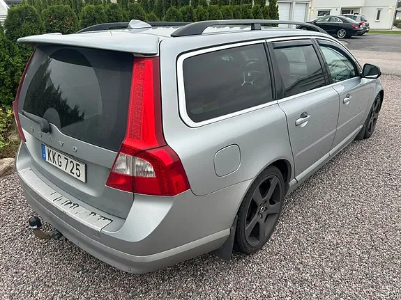 Volvo V70 2010 photo 4