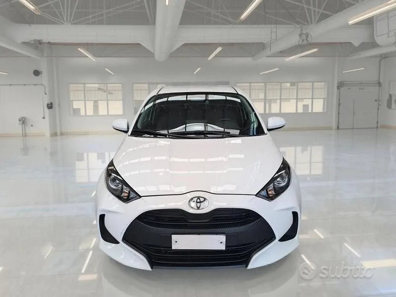 Toyota Yaris 2025 photo 2