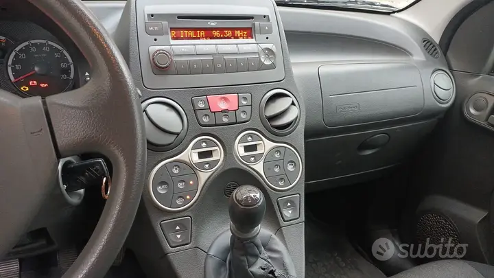 Fiat Panda 2010 photo 4