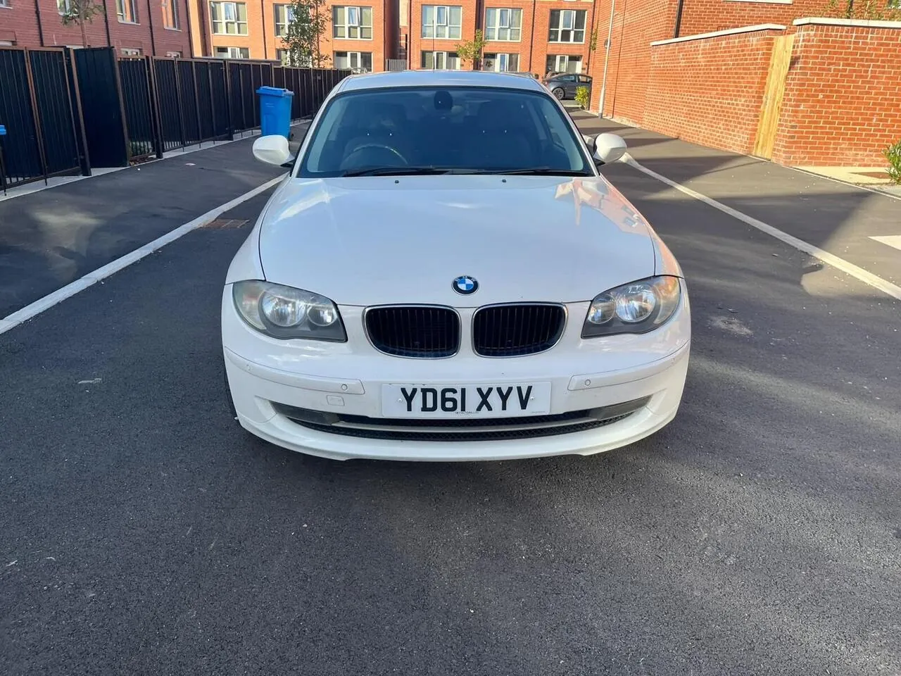 BMW 1 Series 2011 photo 2
