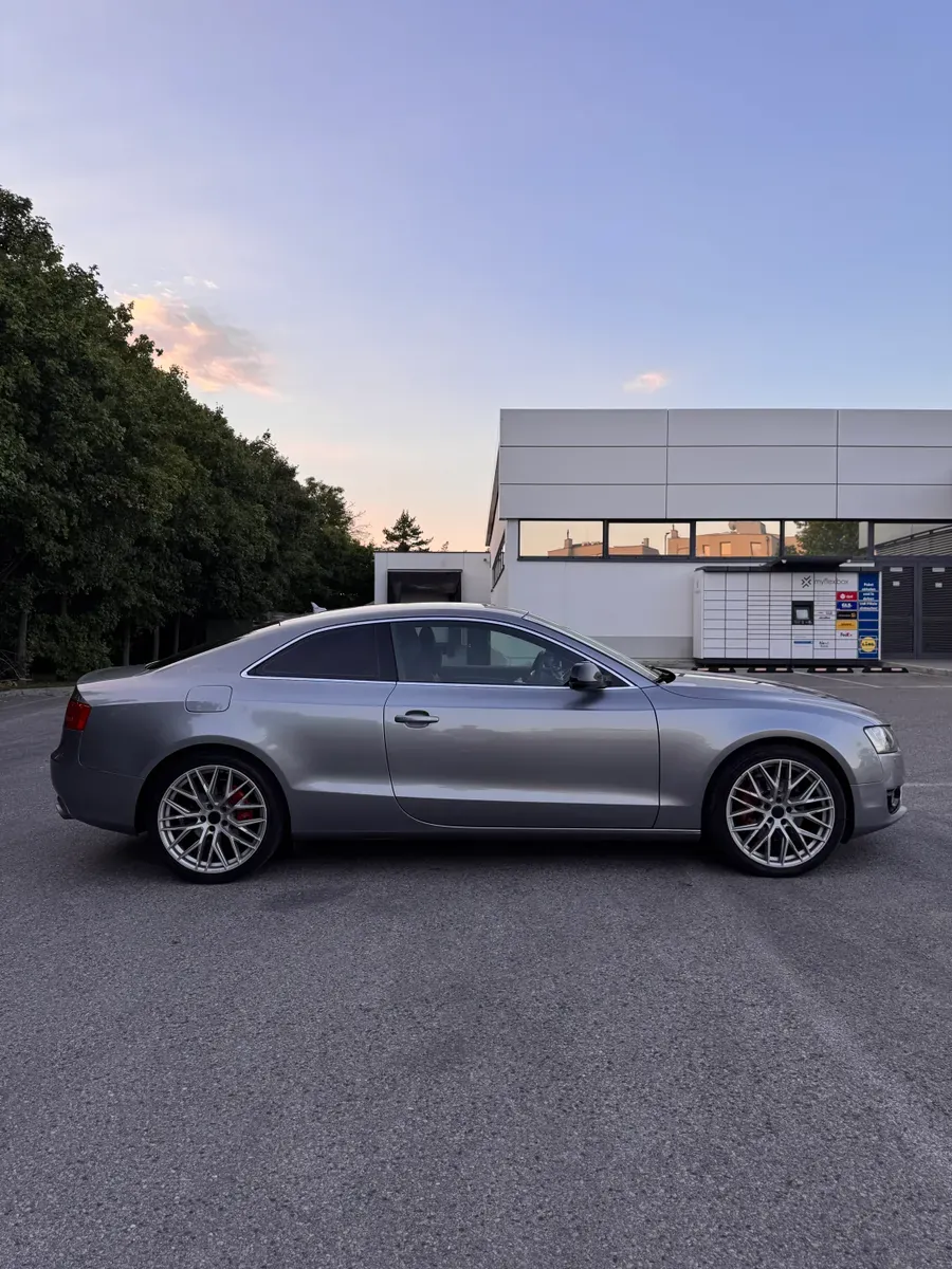 Audi A5 2010 photo 3