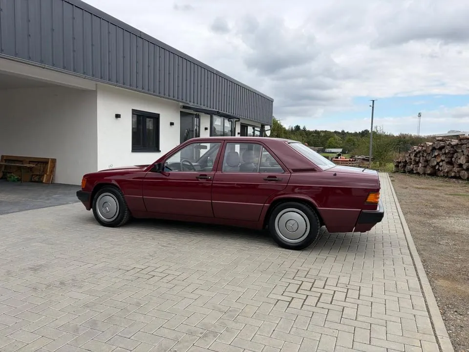 Mercedes-Benz 190D