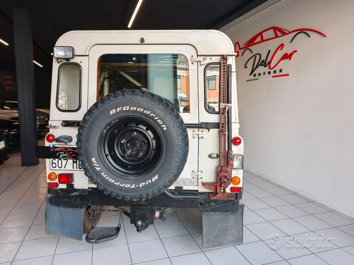 Land Rover Defender 1988 photo 5