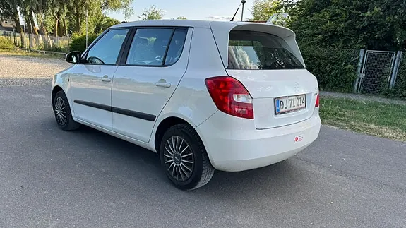 Skoda Fabia 2013 photo 3