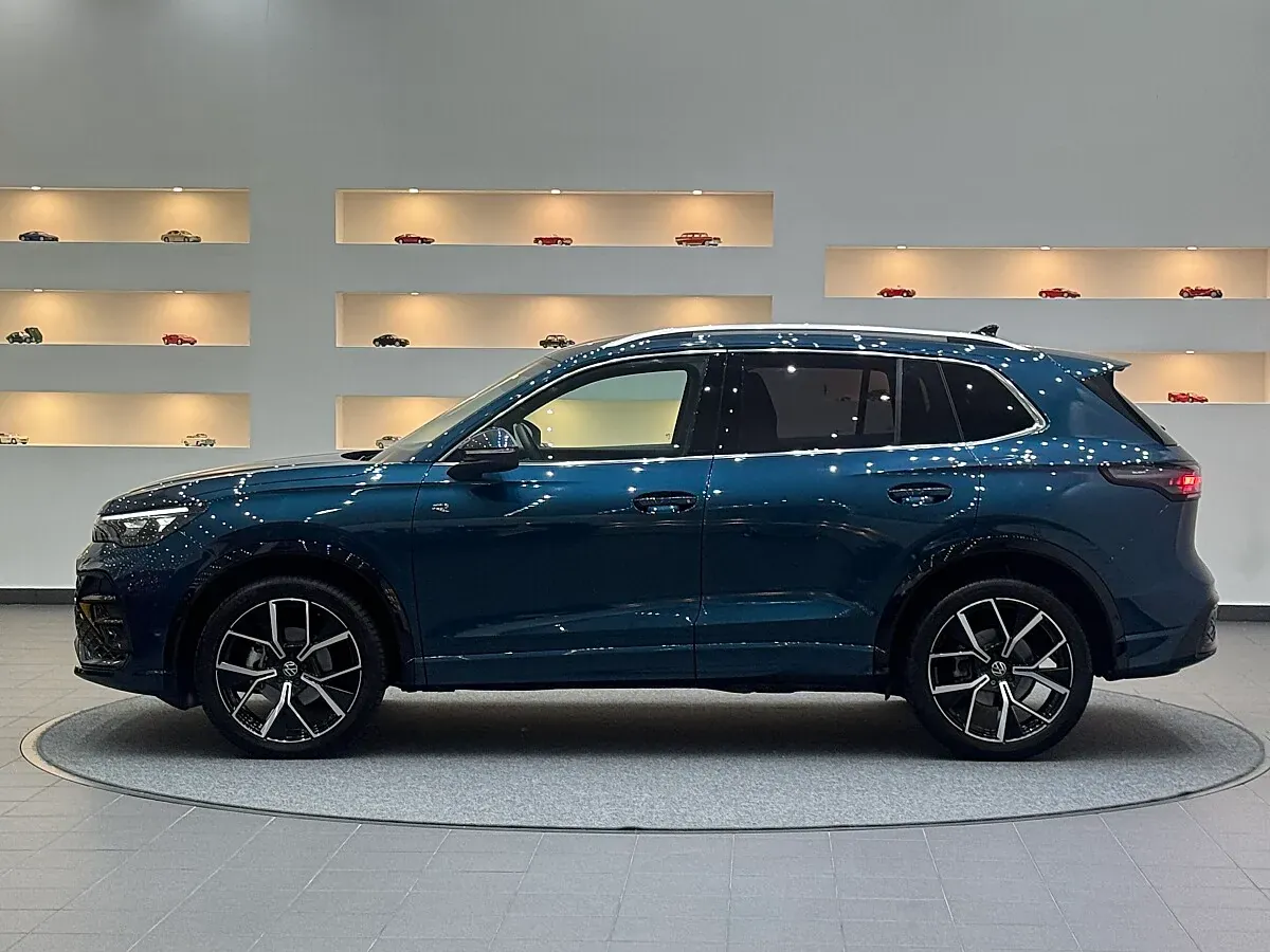 Volkswagen Tiguan 2024 photo 2