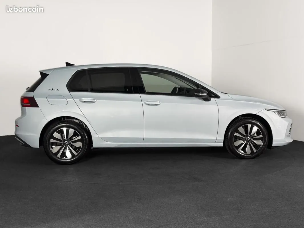 Volkswagen Golf 2024 photo 3